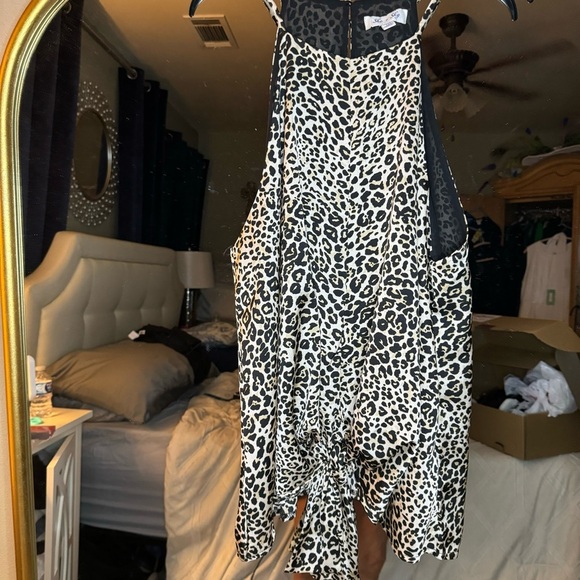 Plus size boutique halter tie waist blouse . NWOT size 1x - Picture 2 of 5